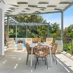 Villa Saphora Sea Front *