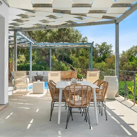 Villa Saphora Sea Front *