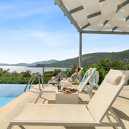 Saphora Sea Front Villa *