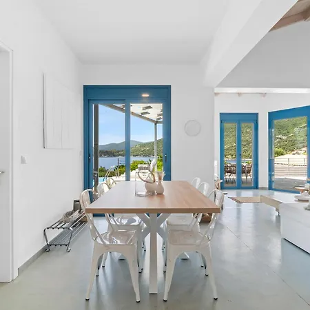 Saphora Sea Front Villa Evgiros