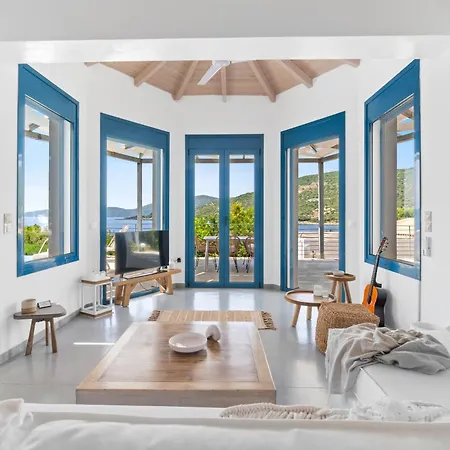 Villa Saphora Sea Front *