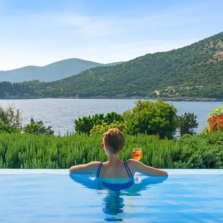 Saphora Sea Front * Evgiros