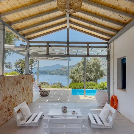 Villa Saphora Sea Front *